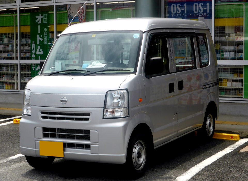 Nissan NV100 CLIPPER DX (DR64V) front
