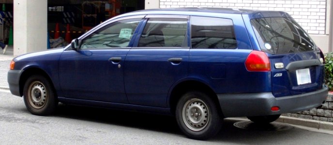 Nissan AD Van (Y11) rear (cropped)