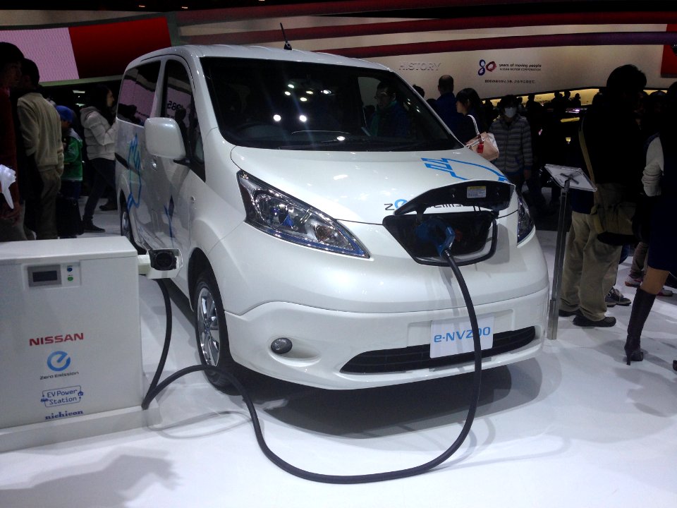 Nissan e-NV200 front - Tokyo Motor Show 2013