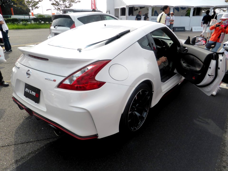 Nissan FAIRLADY Z NISMO (Z34) rear