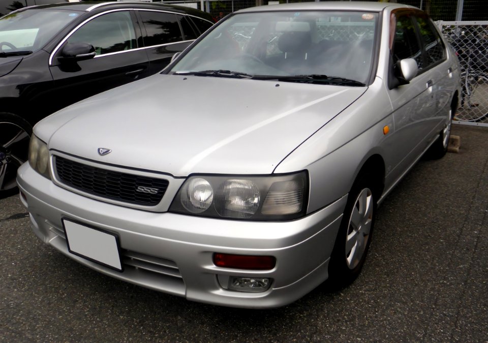 Nissan BLUEBIRD 2.0 SSS (HU14) front
