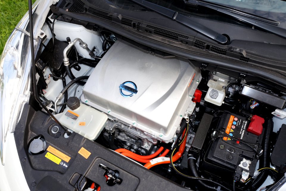 Nissan Leaf motor compartment