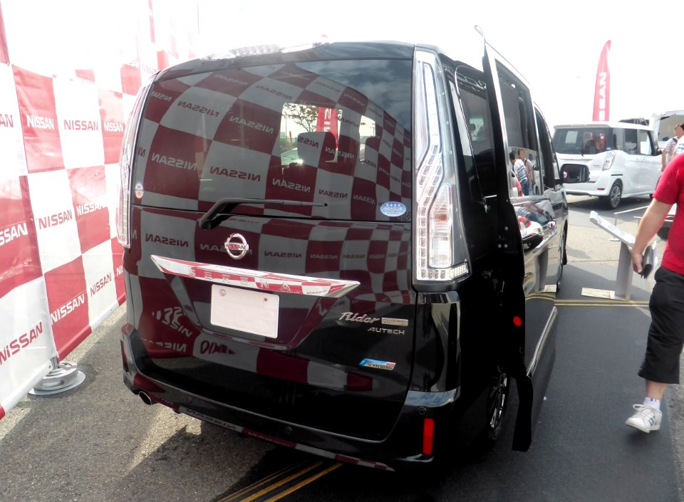 Nissan SERENA S-HYBRID Rider PERFORMANCE SPEC Black Line ZZ (C26) rear