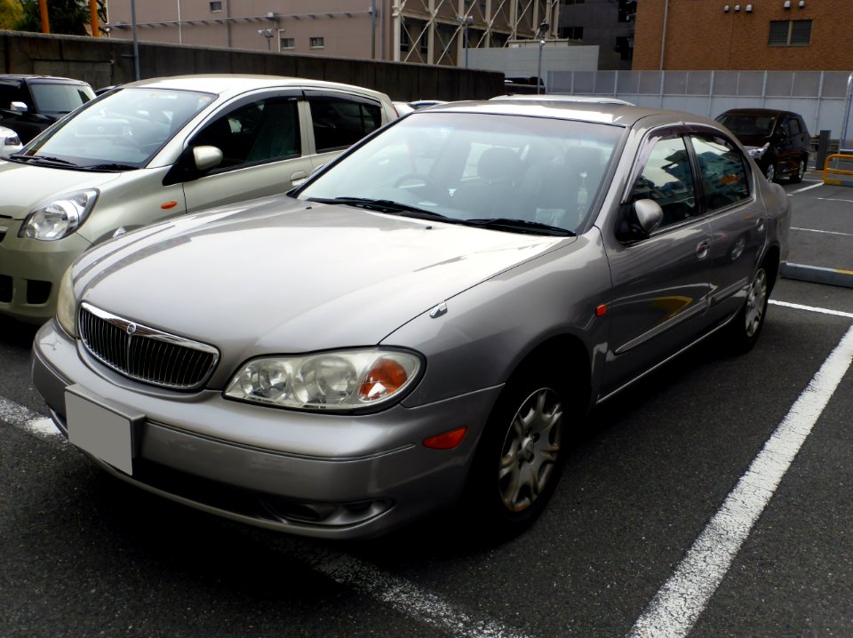 Nissan Cefiro Excimo G (A33) front