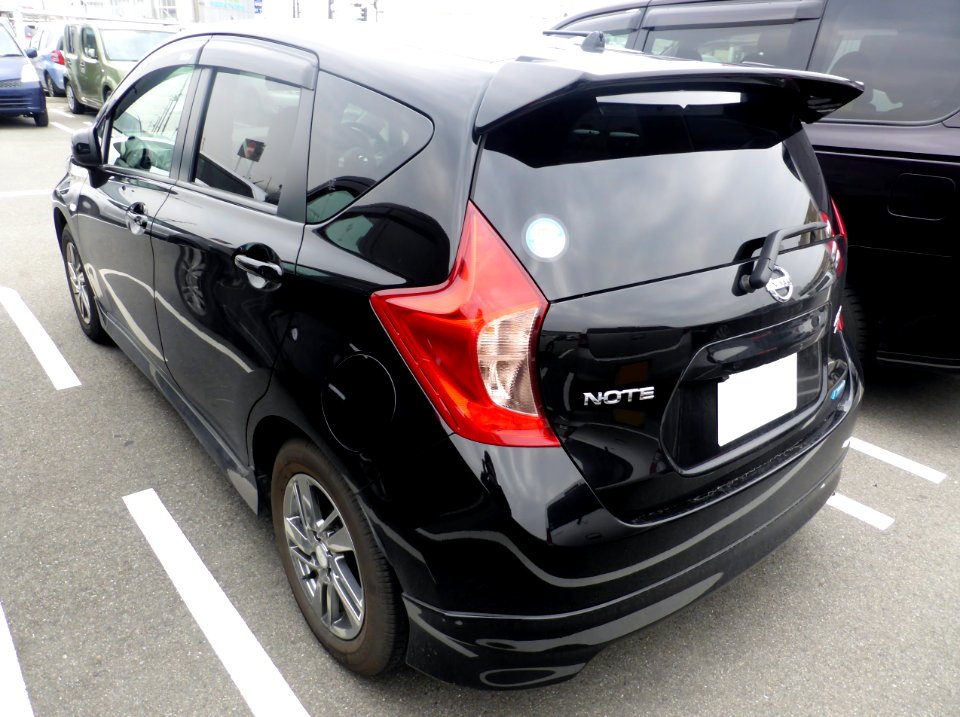 Nissan NOTE Rider (E12) rear