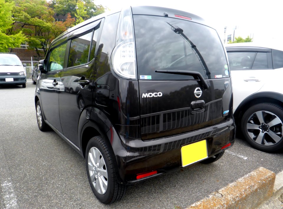 Nissan MOCO Dolce X (SA2) rear