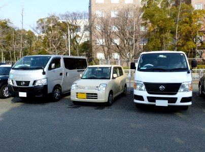 Nissan NV350 CARAVAN (E26) & CARAVAN (E25) & Suzuki ALTO (HA24S) front