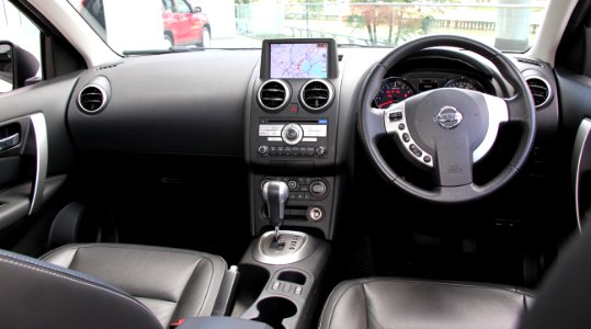 Nissan Dualis 20G Urban Black Leather II interior