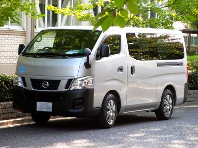 NISSAN NV350 CARAVAN front