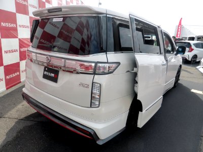 Nissan ELGRAND NISMO Performance Package A kit (E52) rear