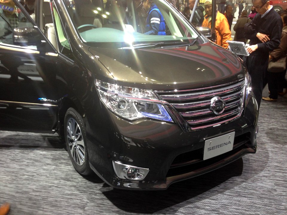 Nissan Serena - Tokyo Motor Show 2013