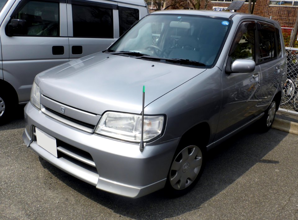Nissan CUBE PREMIUM (Z10) front