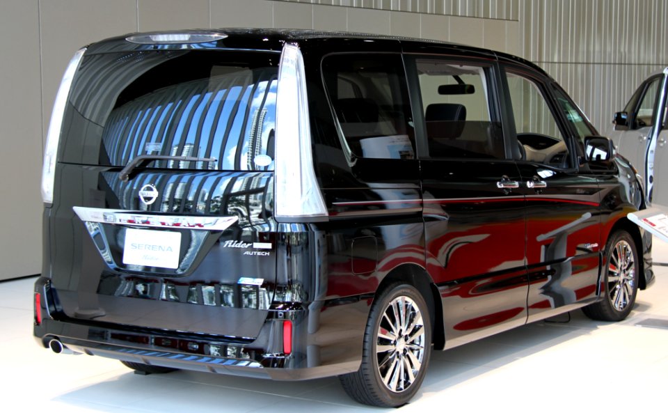 Nissan Serena Rider Performance Spec Black Line S-Hybrid rear