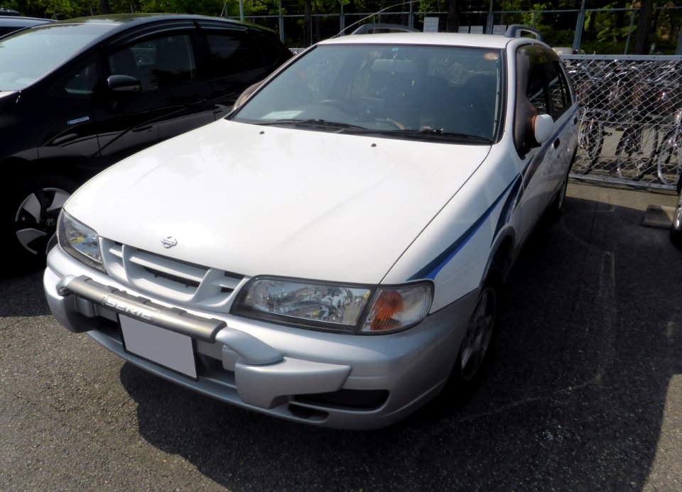 Nissan PUSLAR SERIE S-RV (N15) front