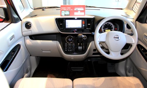 Nissan Dayz Roox X interior