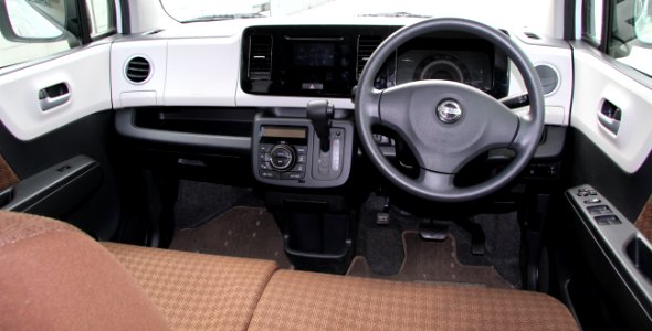 Nissan Moco X Idoling Stop interior
