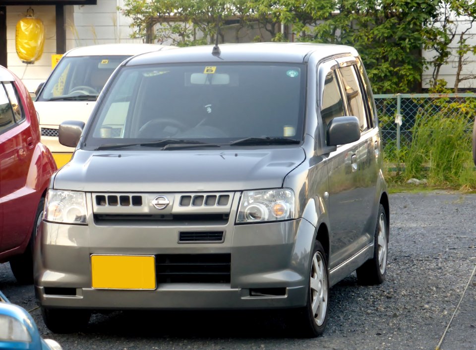 Nissan OTTI RX (NA0) front