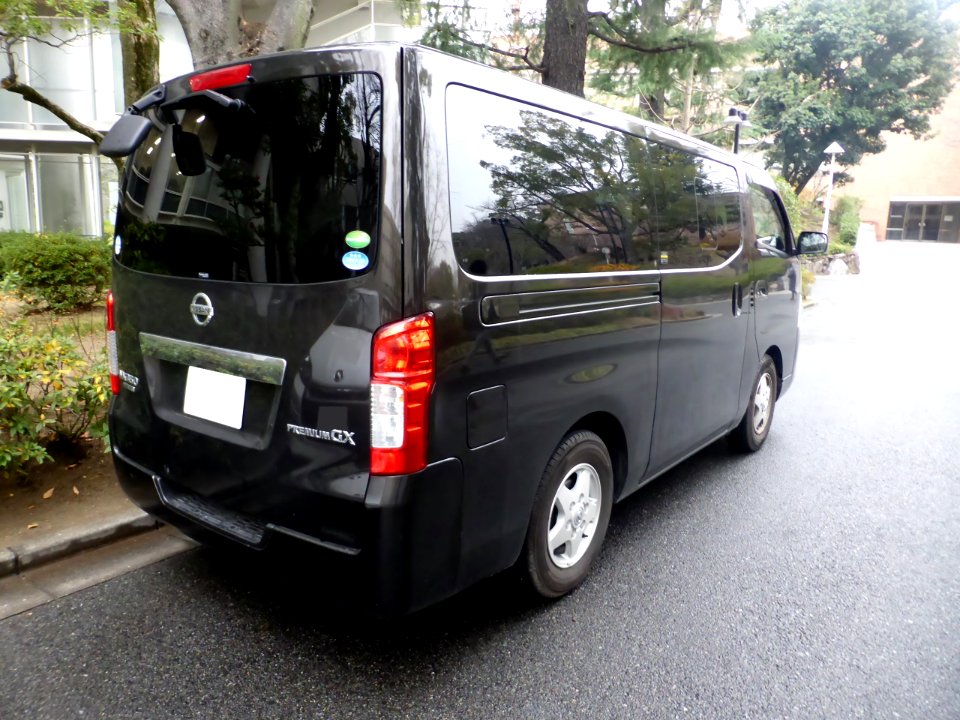 Nissan NV350 CARAVAN PREMIUM GX (E26) rear