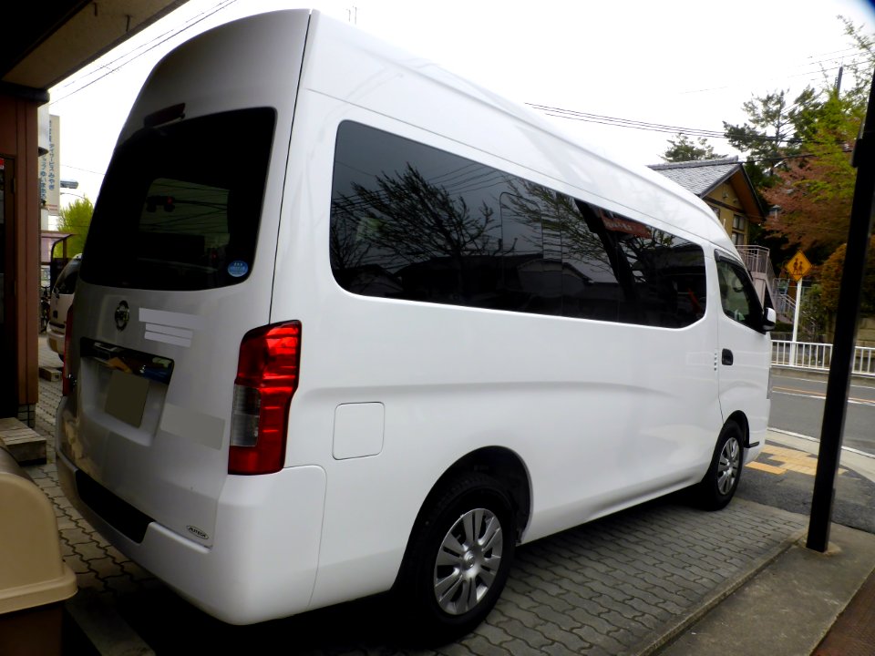 Nissan NV350 CARAVAN Microbus GX (E26) rear