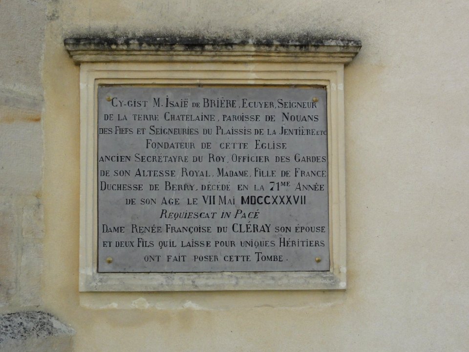 Nouans (Sarthe) église, plaque funéraire fondateur de l'église