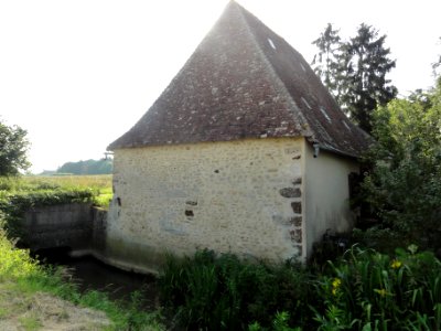 Nouans (Sarthe) ancien moulin fin XVIe