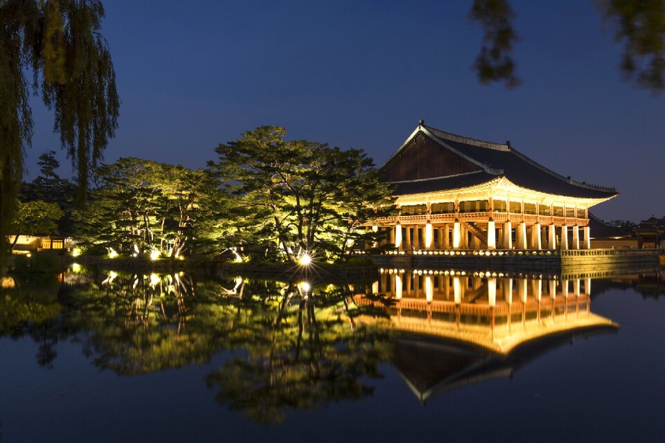 South korea gyeongbokgung night