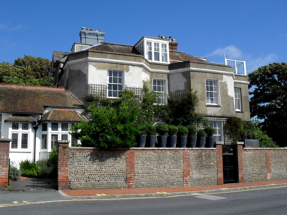 Norton House and The Penthouse, The Green, Rottingdean (NHLE Code 1381013) (August 2010)
