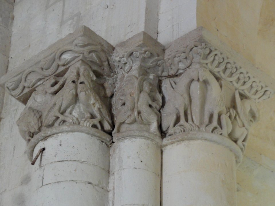 Notre-Dame de Salles-lès-Aulnay, chapiteau b