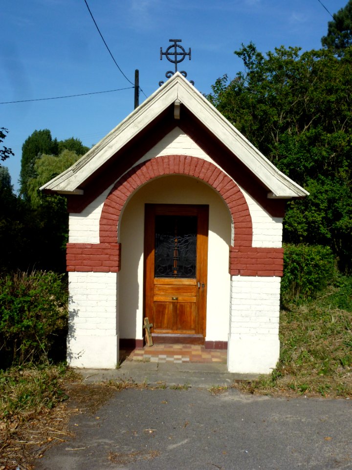 Nortkerque (Pas-de-Calais) oratoire face à Rue verte