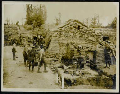 Not necessary now. Scene in an old support line. Near Kemmel., Bestanddeelnr 158-1431