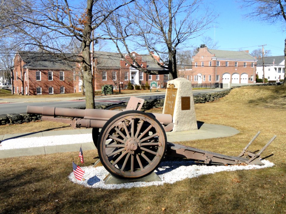 Northwestern Ordnance Co. 4.7-inch Gun 1918 - Millbury, MA - DSC04599
