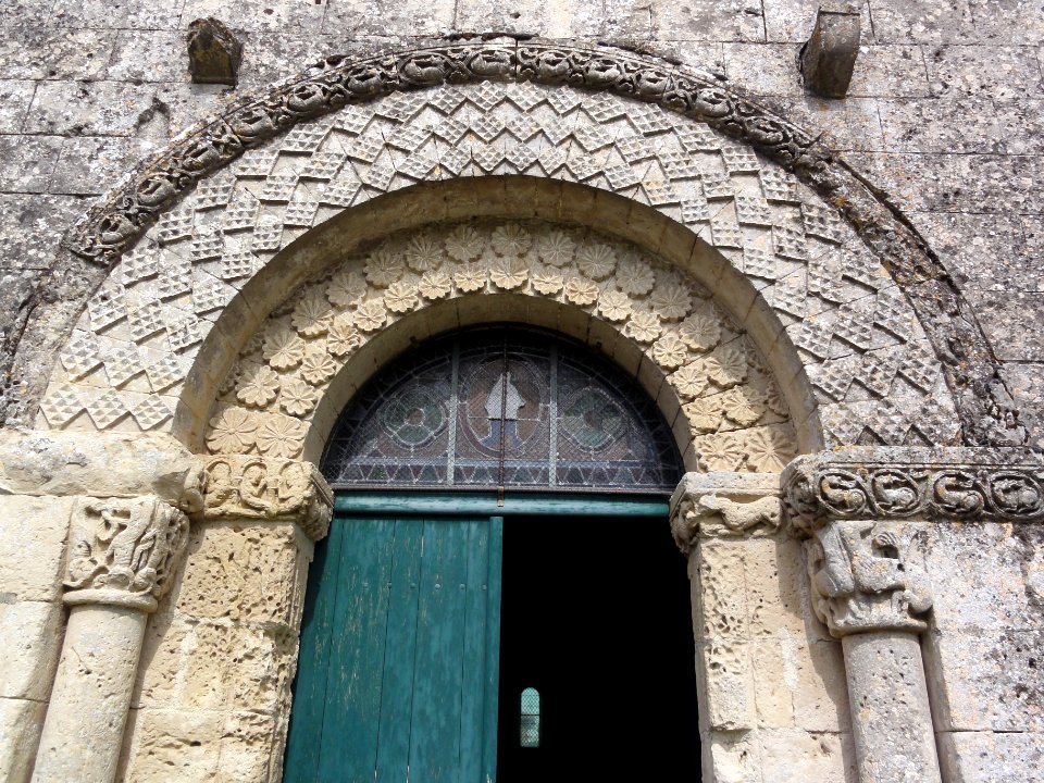 Notre-Dame de Salles-lès-Aulnay portail