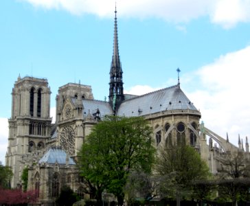 Notre Dame de Paris au printemps photo