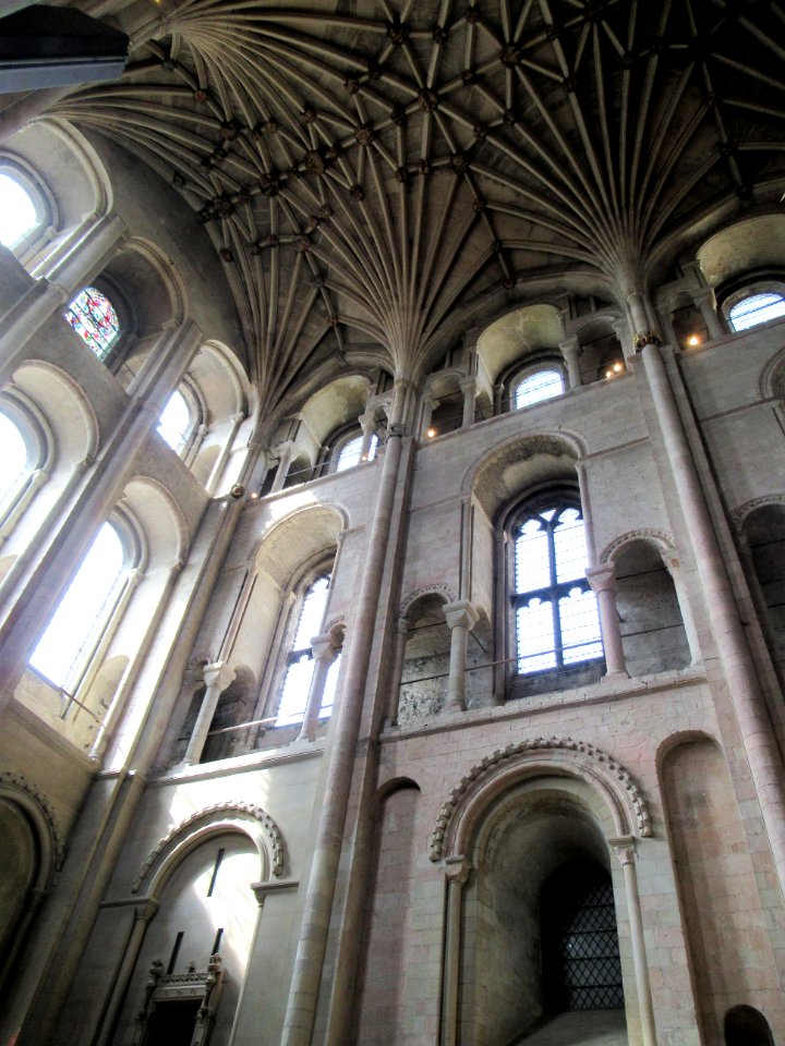 Norwich Cathedral, south transept 01