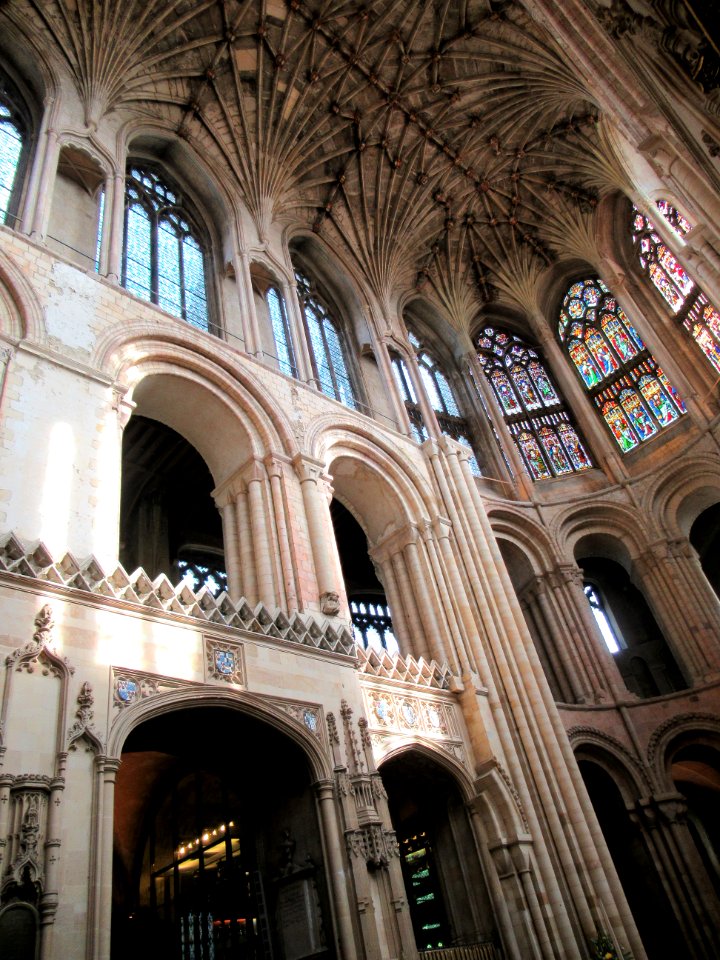 Norwich cathedral, presbytery 02