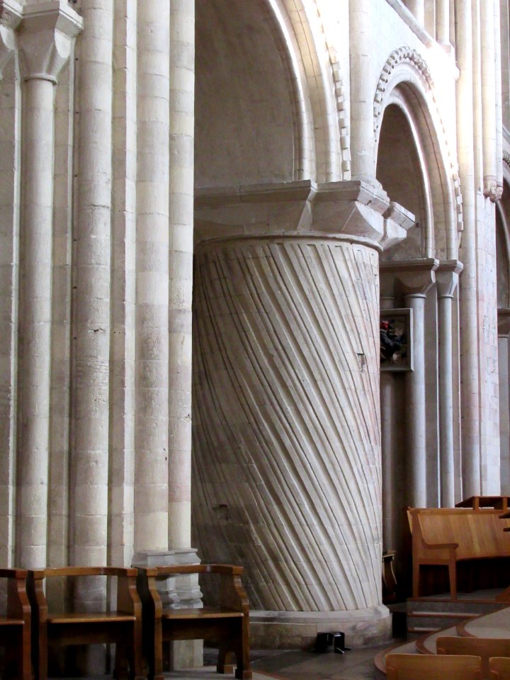 Norwich Cathedral, grooved pillar