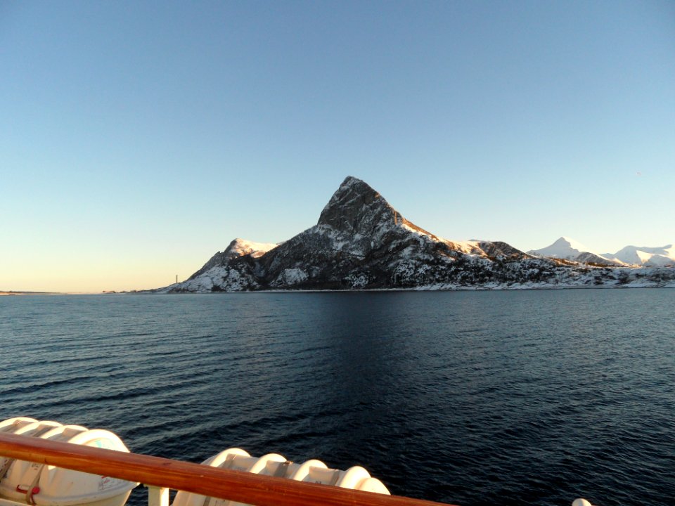 Norwegian coast February2011-3