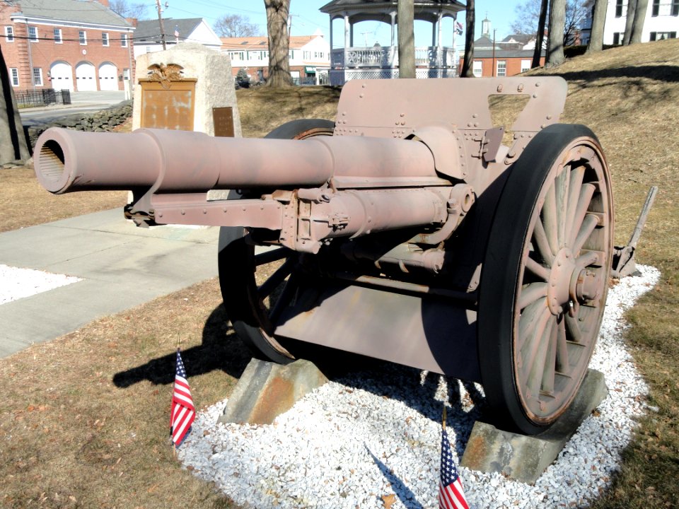 Northwestern Ordnance Co. 4.7-inch Gun 1918 - Millbury, MA - DSC04607