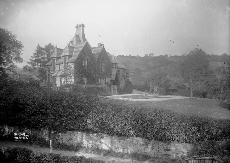 Norton vicarage (1293739)