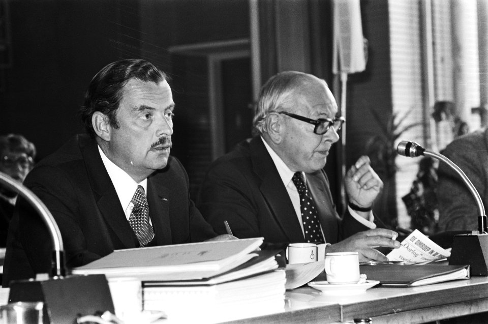 NOS-vergadering over rapport Berenschot v.l.n.r. Kortland, Jurgens, Wagenaar en, Bestanddeelnr 928-5368