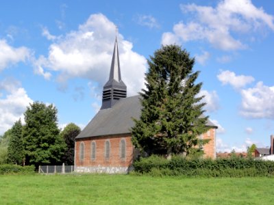 Noyelles-sur-Sambre (Nord, Fr) église, vue latérale