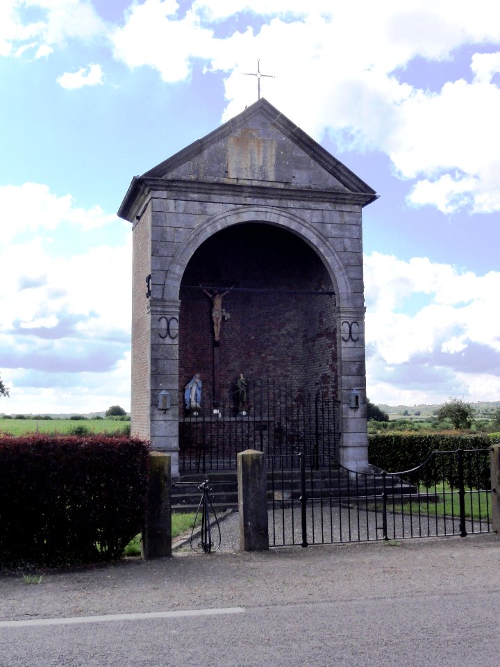 Noyelles-sur-Sambre (Nord, Fr) calvaire-oratoire