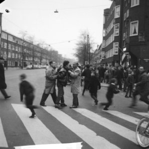 Nozems verstoren twee minuten stilte, Bestanddeelnr 913-8716