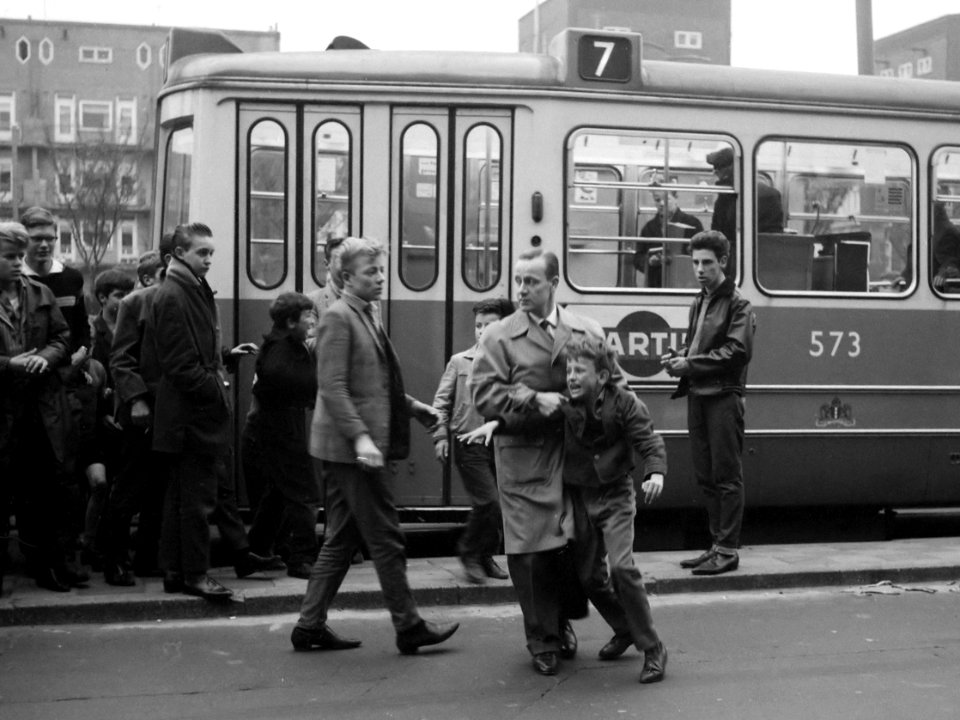 Nozems verstoren twee minuten stilte (1962)