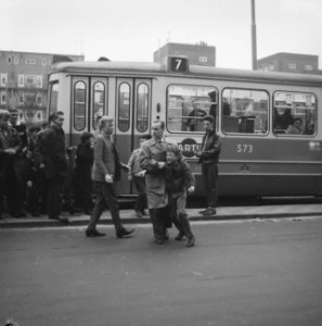 Nozems verstoren twee minuten stilte, Bestanddeelnr 913-8715