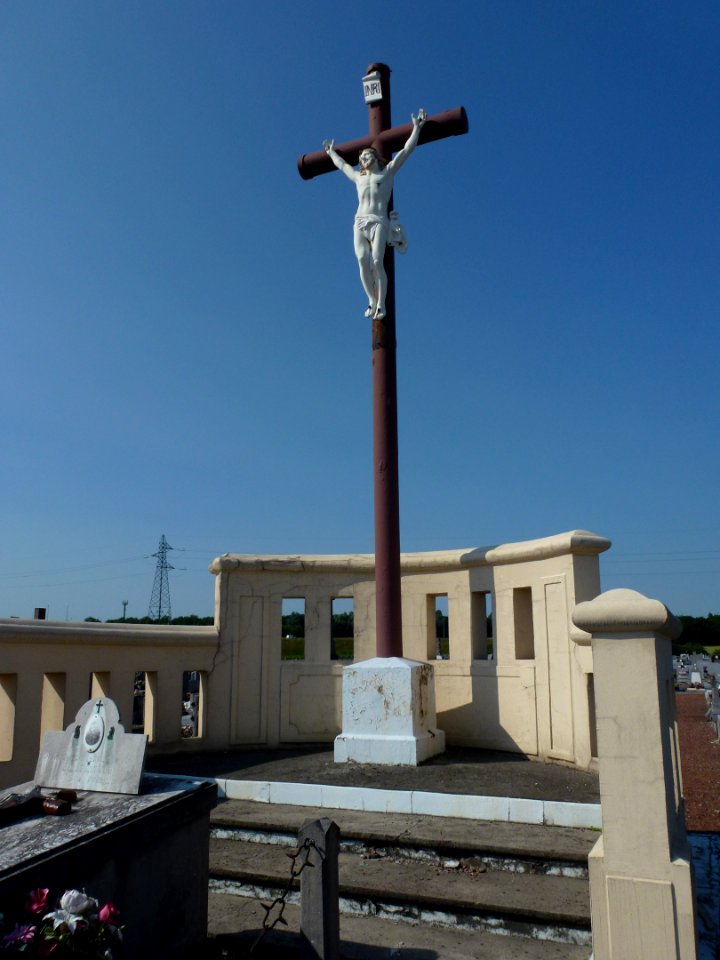 Noyelles-Godault (Pas-de-Calais) croix de cimetière