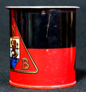 NSB-collectebusje met NSB kleuren en NSB-logo de zijkand, foto3