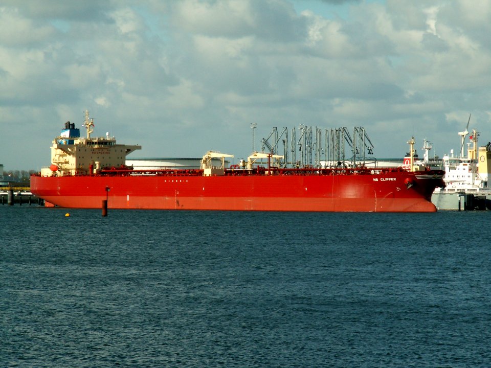 NS Clipper p2 at the '4e Petroleumhaven', Port of Rotterdam, Holland 29-Apr-2006
