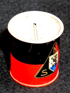 NSB-collectebusje met NSB kleuren en NSB-logo de zijkand, foto4
