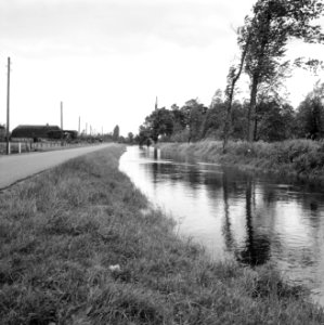 Normalisatie van beken, graven en dempen van sloten, leggen riolering, duikers e, Bestanddeelnr 162-0512